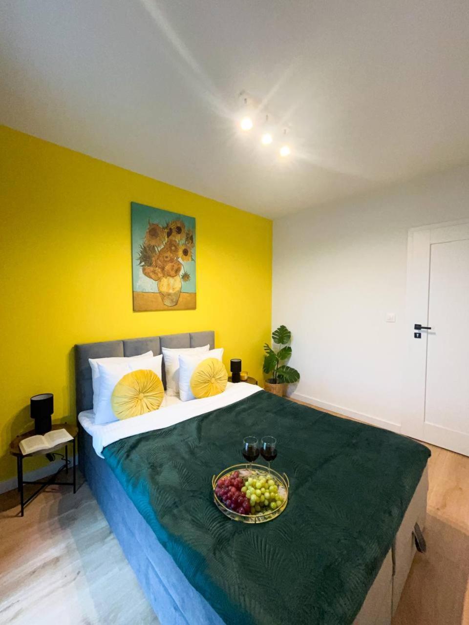 Lumina Luxury 3-Rooms Apartments With Parking Лодзь Екстер'єр фото